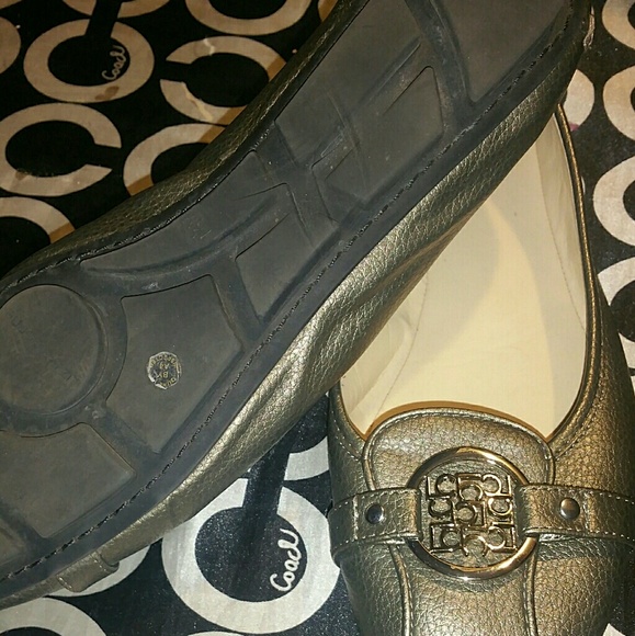 Liz Claiborne metallic flats - Picture 2 of 4